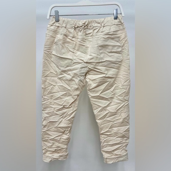 NWT Venti6 super stretchy, comfortable tan joggers with flower Appliques - Picture 4 of 4